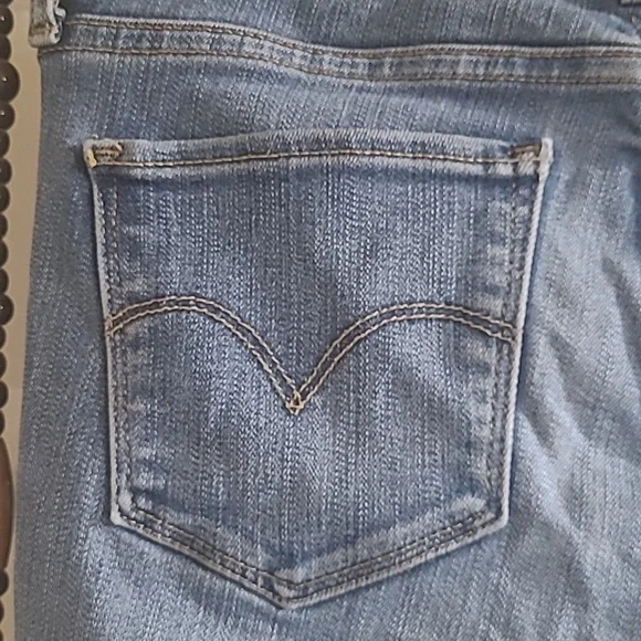 Levi's 711 Skinny - Picture 6 of 8